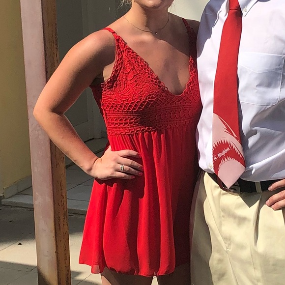 Red Lace Trim Romper - Picture 3 of 7